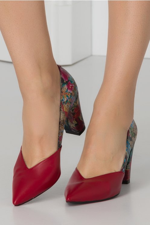 Modele Pantofi eleganti pentru femei