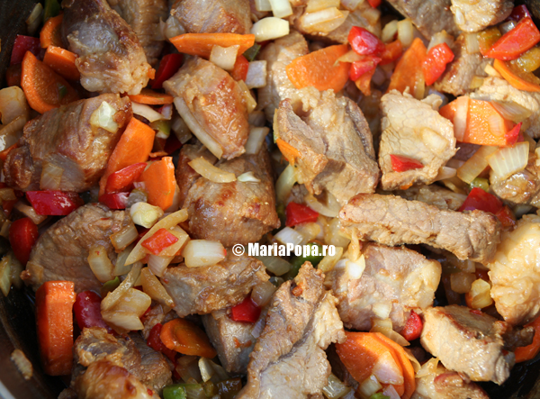Mancare de mazare cu carne