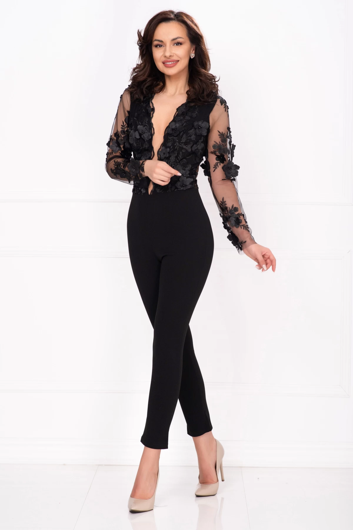 Modele Salopete elegante pentru femei Online