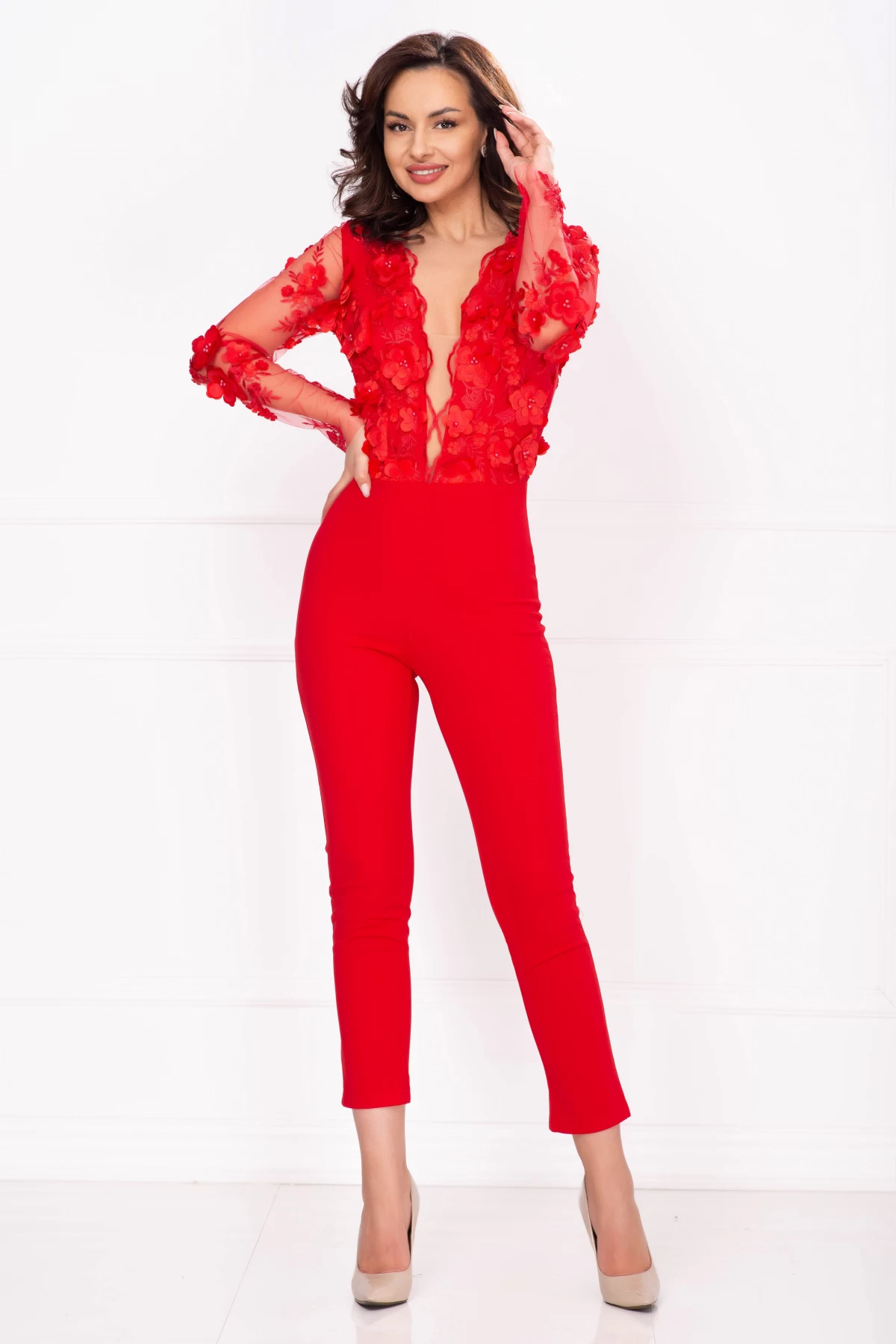 Modele Salopete elegante pentru femei Online