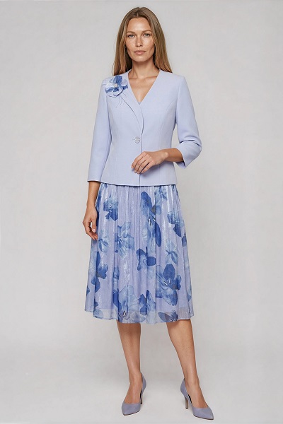 Compleuri dama elegante
